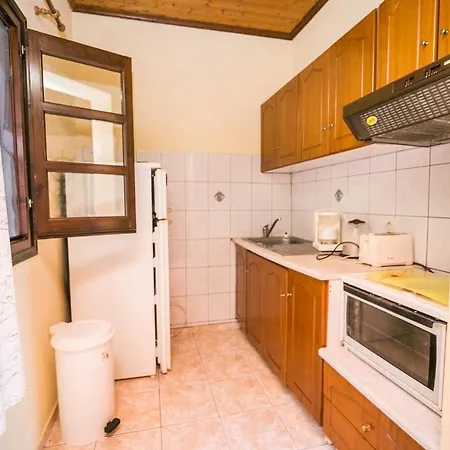 Apartment Niriides *