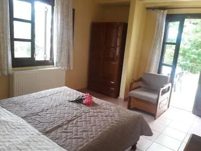 Apartment Niriides *